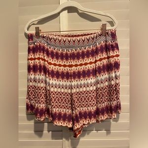 Jessica Simpson Bohemian Shorts, Size L
